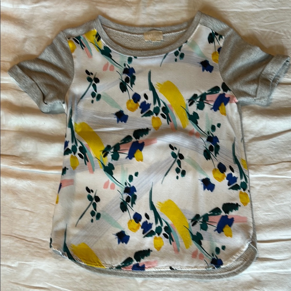 Anthropology Deletta Abstract Gray and Yellow Short Sleeve Tee